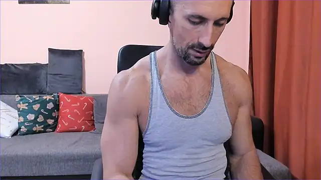 HotHunkTrainer online show from 12.09.24