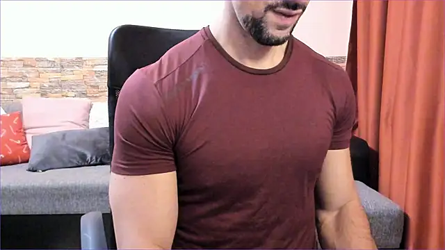 HotHunkTrainer online show from 01.06.25