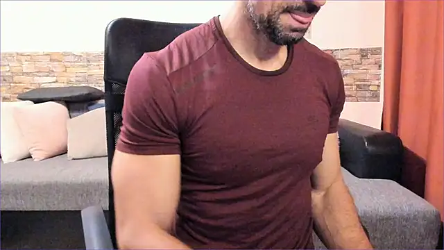 HotHunkTrainer online show from 10.10.25