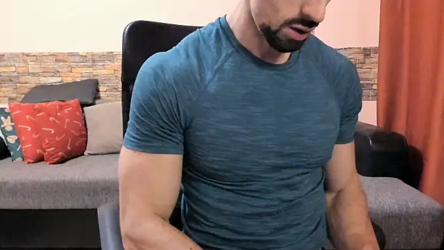 HotHunkTrainer online show from 02.13.26