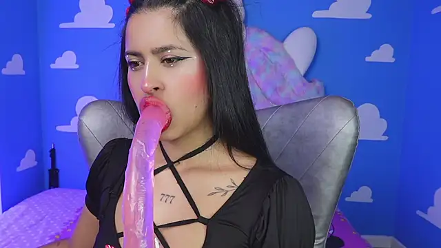 miss romyna online show from 10.28.25