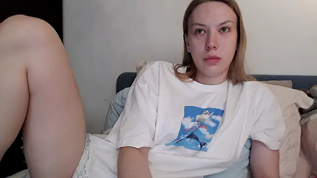 Snapshot of Scarlettford chatting on 10.29.25 Scarlettford online show from 10.29.25