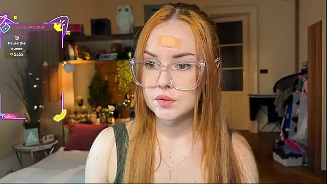 Snapshot of Sargonium999 chatting on 10.25.25 Sargonium999 online show from 10.25.25