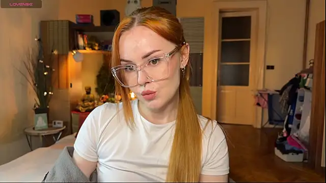 Snapshot of Sargonium999 chatting on 10.27.25 Sargonium999 online show from 10.27.25