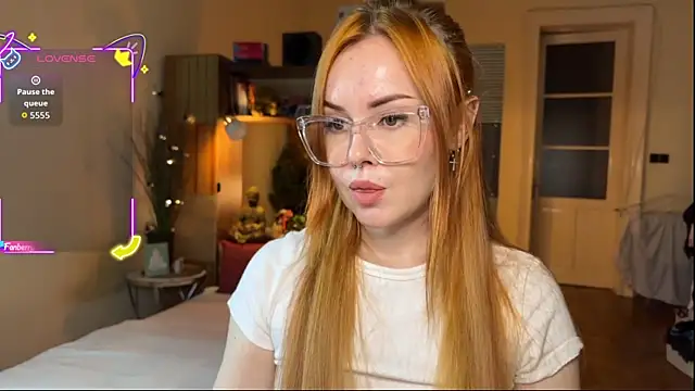 Snapshot of Sargonium999 chatting on 10.30.25 Sargonium999 online show from 10.30.25