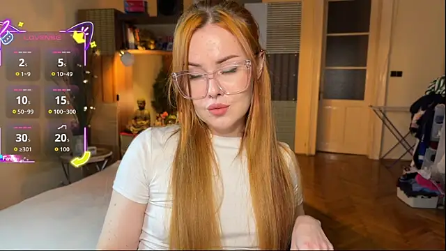 Snapshot of Sargonium999 chatting on 10.31.25 Sargonium999 online show from 10.31.25