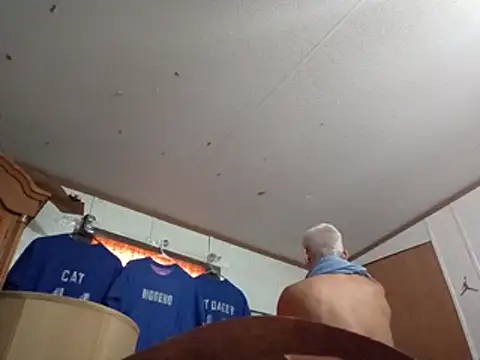 Xoc8  online show from 10.18.25