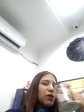 AnthonelaDuque online show from 03.18.25