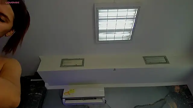 AnthonelaDuque online show from 09.29.25