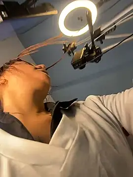 AnthonelaDuque online show from 02.05.26