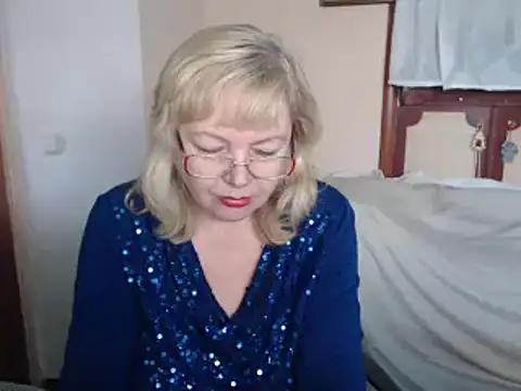 EvelynLoveShy online show from 12.19.24