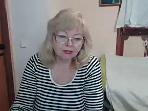 EvelynLoveShy online show from 12.26.24