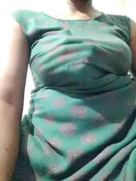 rituporna2004 online show from 04.19.26