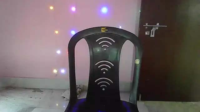 Snapshot of my-laila chatting on 10.22.25 my-laila online show from 10.22.25