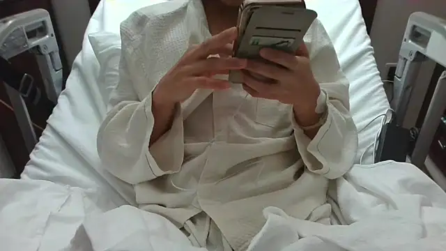 Snapshot of matu050556 chatting on 12.20.25 matu050556 online show from 12.20.25