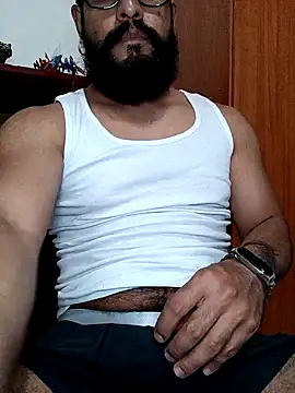 Snapshot of HombreS3n chatting on 02.05.25 HombreS3n online show from 02.05.25