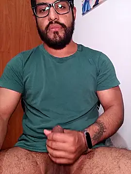 Snapshot of HombreS3n chatting on 03.01.25 HombreS3n online show from 03.01.25