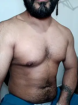 Snapshot of HombreS3n chatting on 10.18.25 HombreS3n online show from 10.18.25