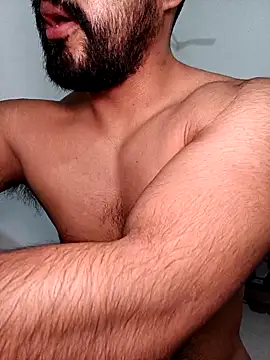Snapshot of HombreS3n chatting on 10.23.25 HombreS3n online show from 10.23.25