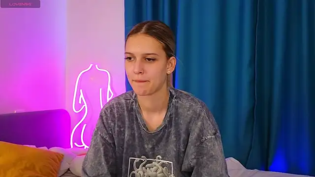 Snapshot of KimberliDean chatting on 02.28.25 KimberliDean online show from 02.28.25