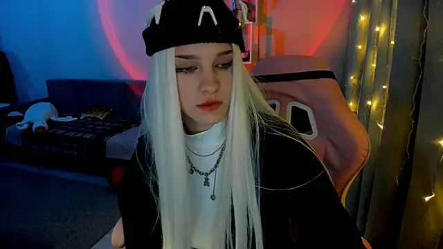Snapshot of Ledy_WWWII chatting on 12.26.24 Ledy WWWII online show from 12.26.24