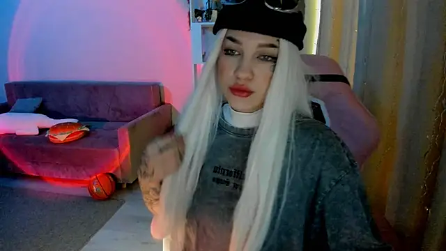 Snapshot of Ledy_WWWII chatting on 12.27.24 Ledy WWWII online show from 12.27.24
