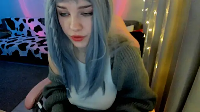 Snapshot of Ledy_WWWII chatting on 01.18.25 Ledy WWWII online show from 01.18.25