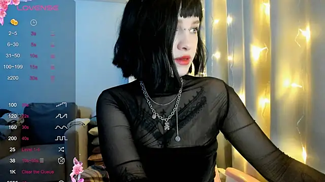 Snapshot of Ledy_WWWII chatting on 02.06.25 Ledy WWWII online show from 02.06.25
