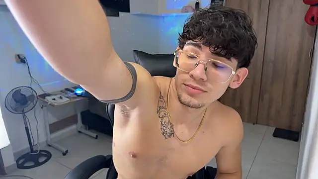 Kisan Smith online show from 02.25.26