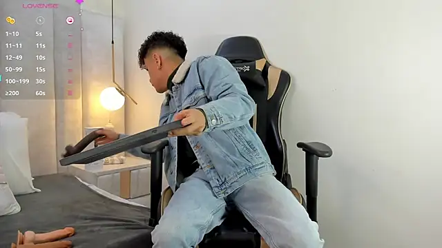 Snapshot of 1m_Joel chatting on 01.20.25 1m Joel online show from 01.20.25