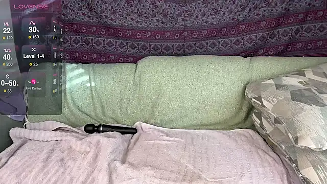 GlitterKitty108 online show from 12.19.25