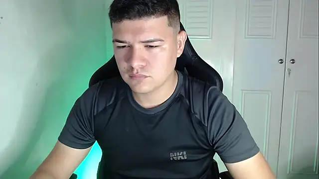 Plug Control online show from 09.22.25