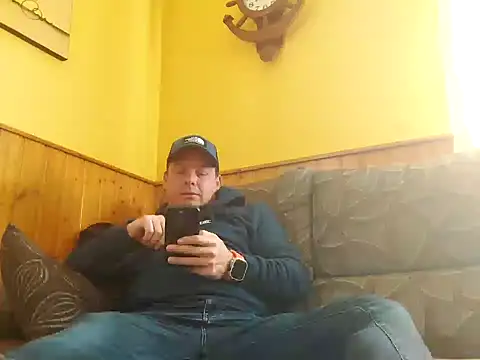 Jose HotLatino online show from 03.31.26