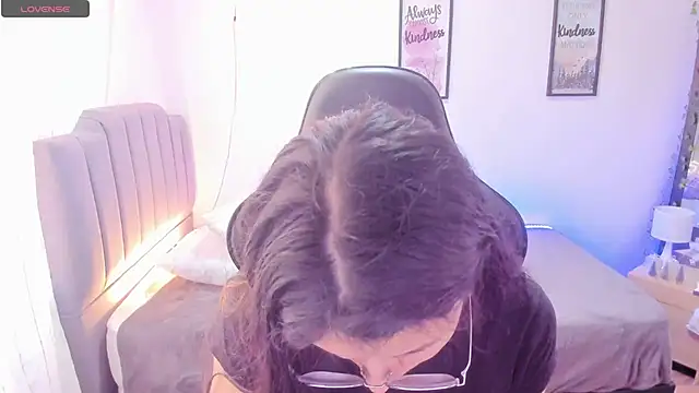 Amy joones online show from 01.04.25