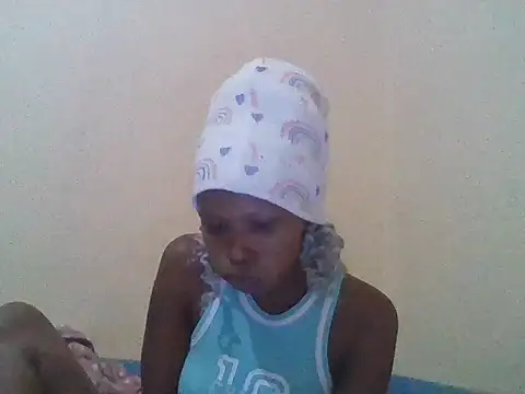 Snapshot of CharlotteDee chatting on 11.02.25 CharlotteDee online show from 11.02.25