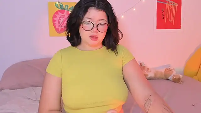 Snapshot of Gaby_Danna chatting on 09.30.25 Gaby Danna online show from 09.30.25