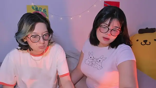 Snapshot of Gaby_Danna chatting on 10.10.25 Gaby Danna online show from 10.10.25