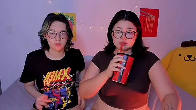 Snapshot of Gaby_Danna chatting on 10.15.25 Gaby Danna online show from 10.15.25