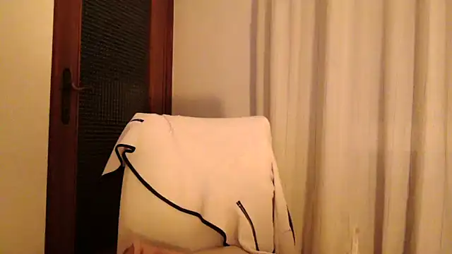 Snapshot of fragrance72 chatting on 01.31.25 fragrance72 online show from 01.31.25