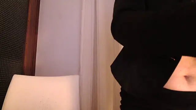 Snapshot of fragrance72 chatting on 02.16.25 fragrance72 online show from 02.16.25