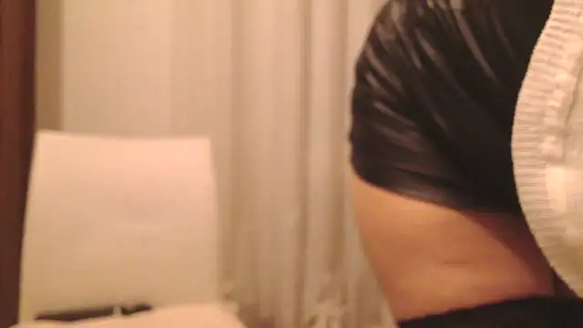 Snapshot of fragrance72 chatting on 03.08.25 fragrance72 online show from 03.08.25