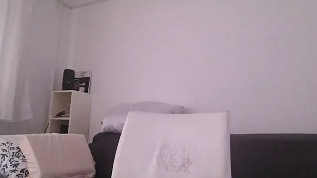 Snapshot of fragrance72 chatting on 10.23.25 fragrance72 online show from 10.23.25