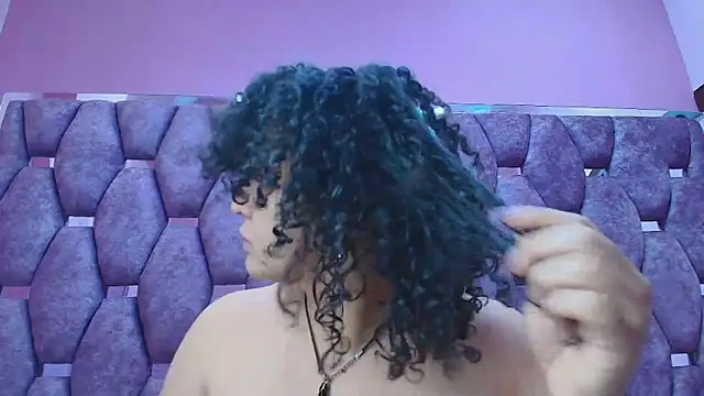 Snapshot of AlaSmith chatting on 03.18.26 AlaSmith online show from 03.18.26