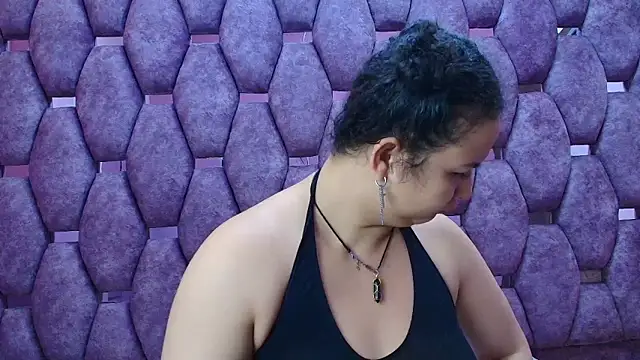 Snapshot of AlaSmith chatting on 03.25.26 AlaSmith online show from 03.25.26