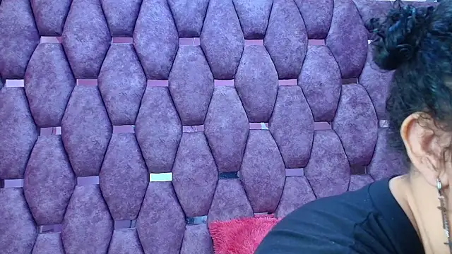 Snapshot of AlaSmith chatting on 03.26.26 AlaSmith online show from 03.26.26