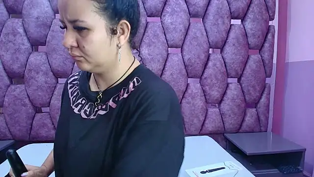 Snapshot of AlaSmith chatting on 03.31.26 AlaSmith online show from 03.31.26