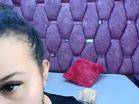 Snapshot of AlaSmith chatting on 04.01.26 AlaSmith online show from 04.01.26