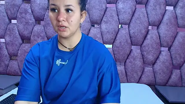 Snapshot of AlaSmith chatting on 04.03.26 AlaSmith online show from 04.03.26