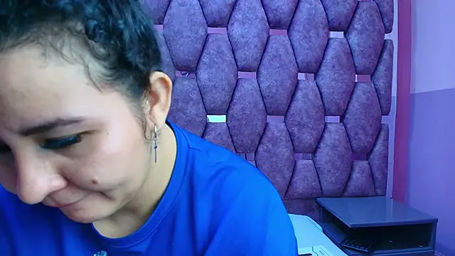 Snapshot of AlaSmith chatting on 04.10.26 AlaSmith online show from 04.10.26