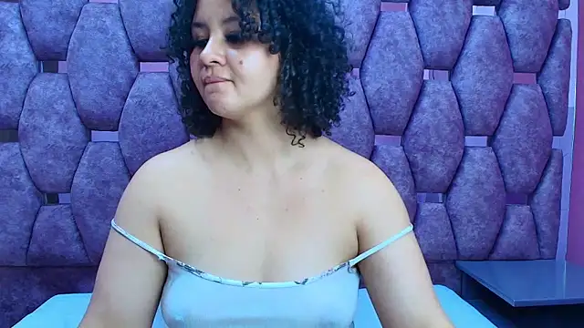 Snapshot of AlaSmith chatting on 04.11.26 AlaSmith online show from 04.11.26